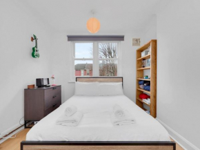 Pass the Keys Your London Getaway: Cosy Flat in Prime Location